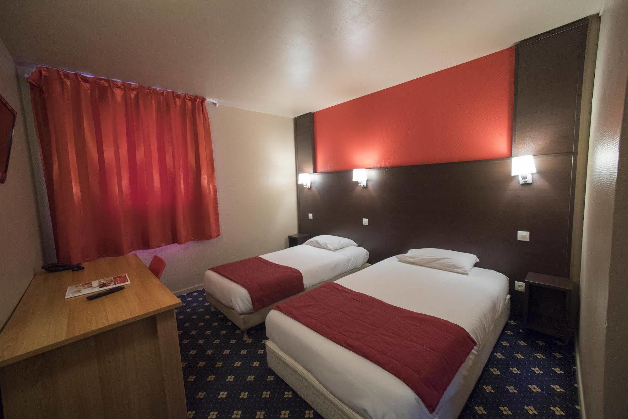 Hotel Restaurant Kyriad Direct Dijon Nord - Zenith - Toison D'Or Экстерьер фото